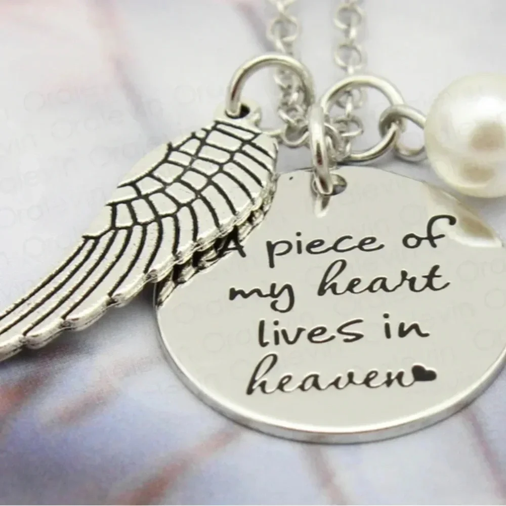 “A piece of my heart lives in heaven" necklace - Picture 4 of 8